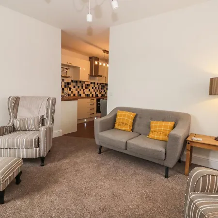 Station View Apartment