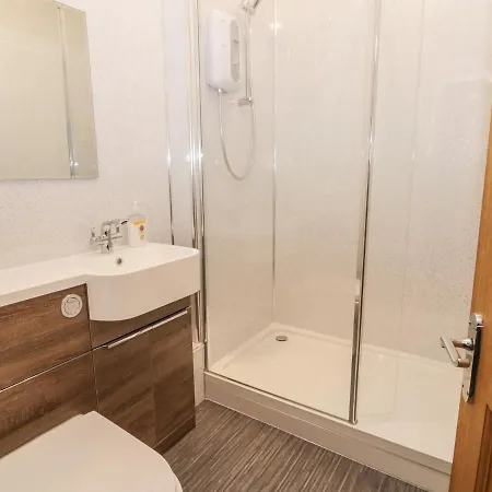 Station View Apartment *