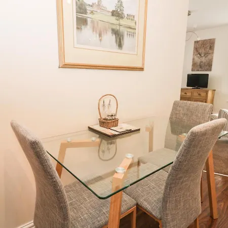 Station View Apartment Pickering